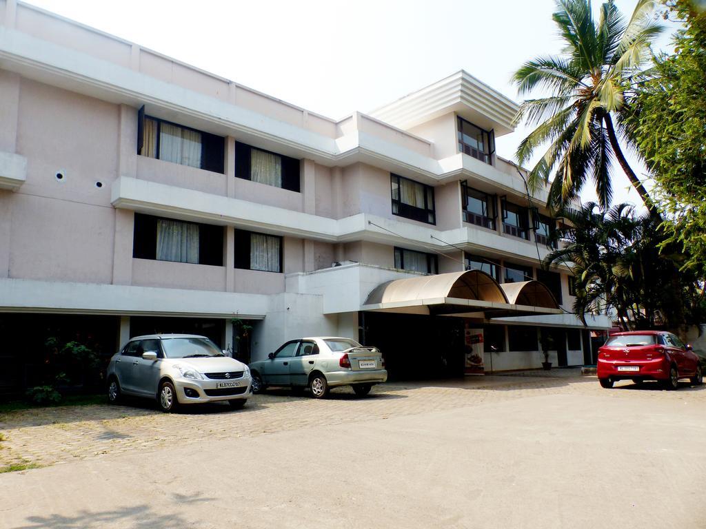 Hotel Highway Garden Kochi Exterior foto