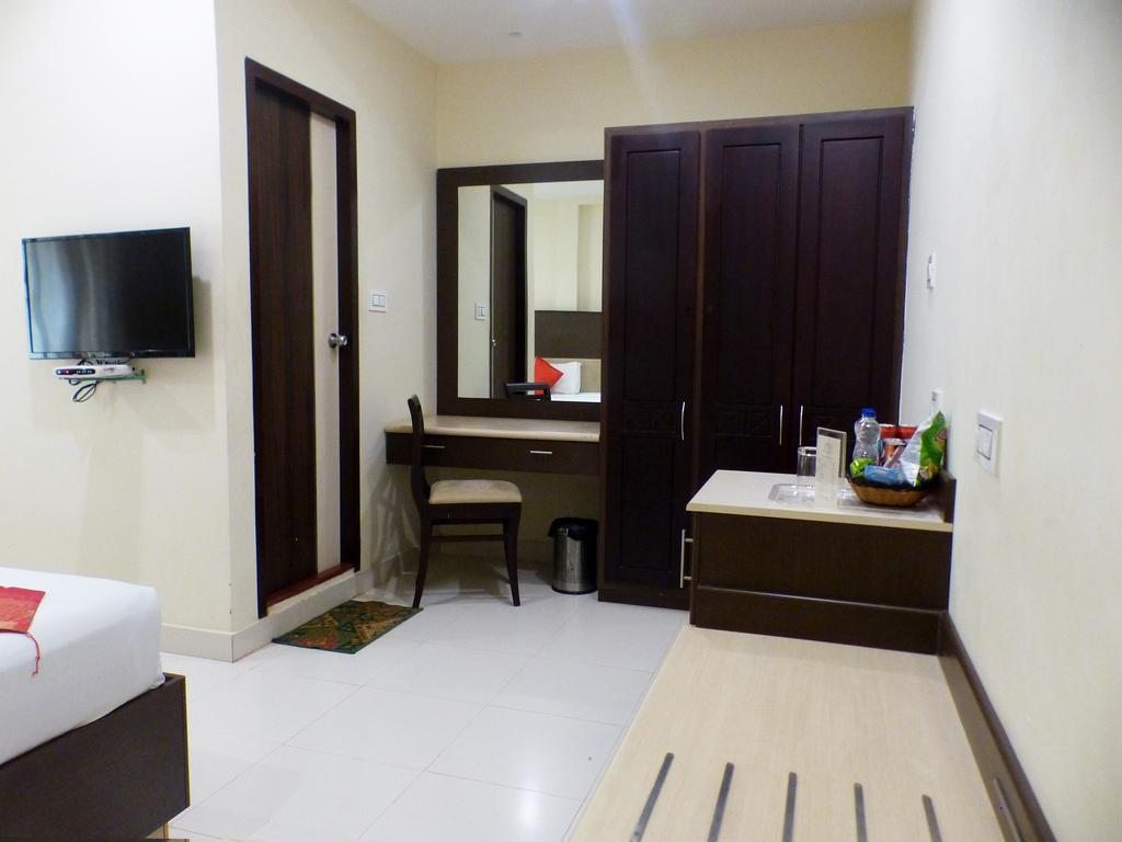 Hotel Highway Garden Kochi Exterior foto