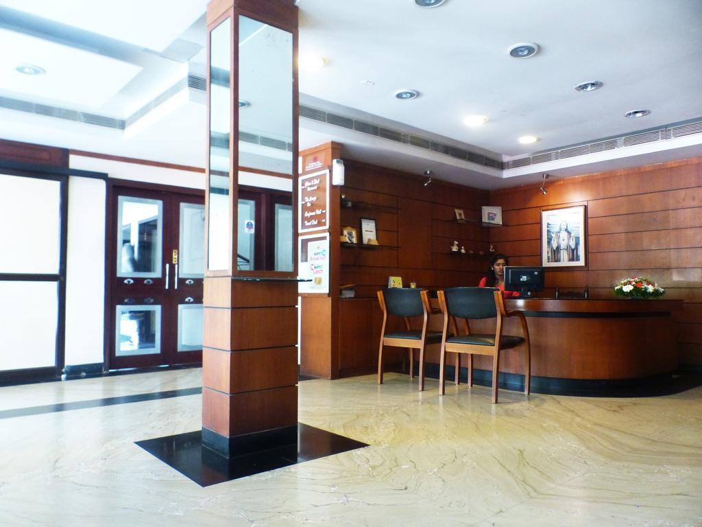 Hotel Highway Garden Kochi Exterior foto